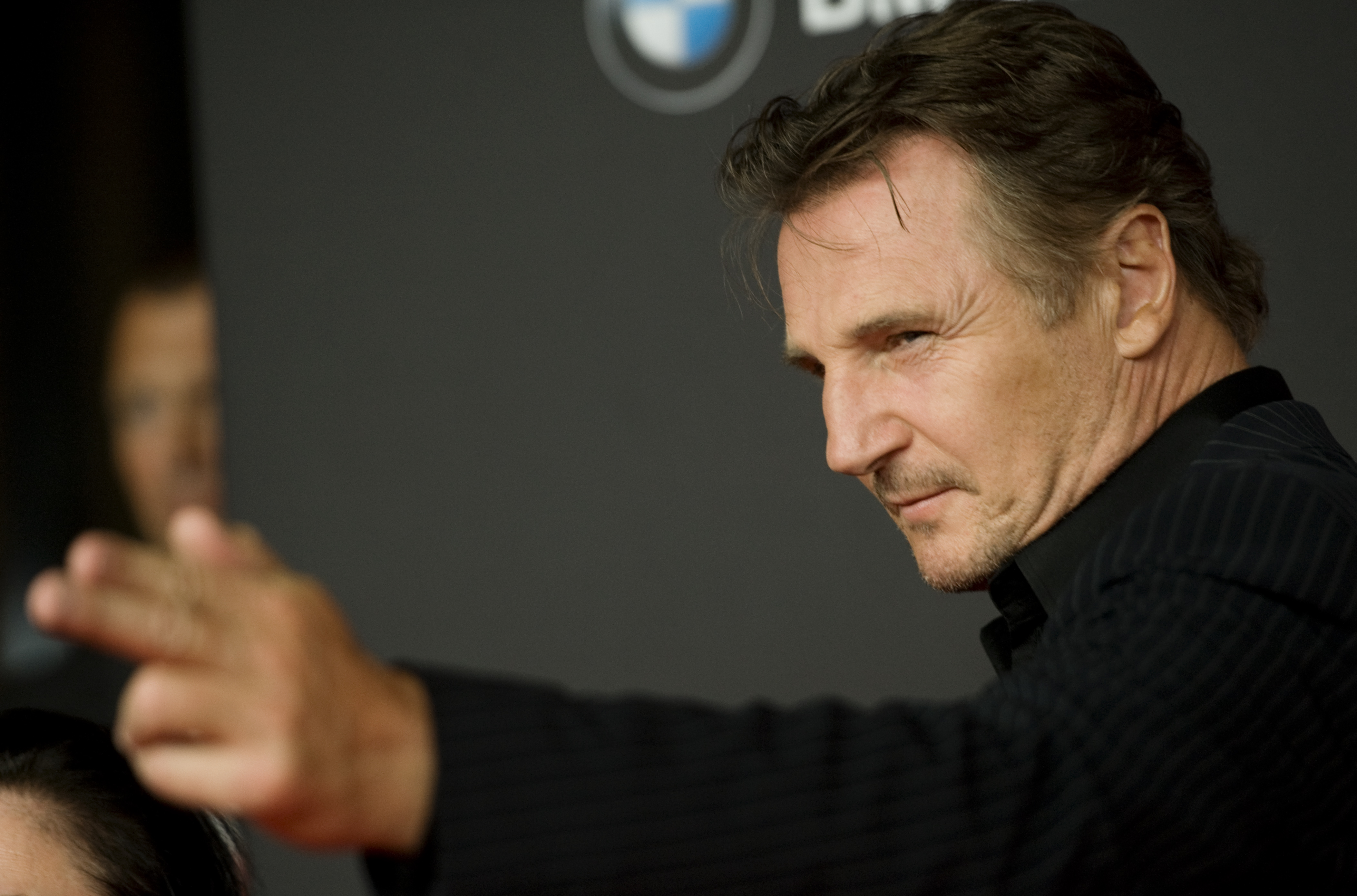 Γυμνός σε τηλεοπτική εκπομπή ο Λίαμ Νίσον για φιλανθρωπικό σκοπό